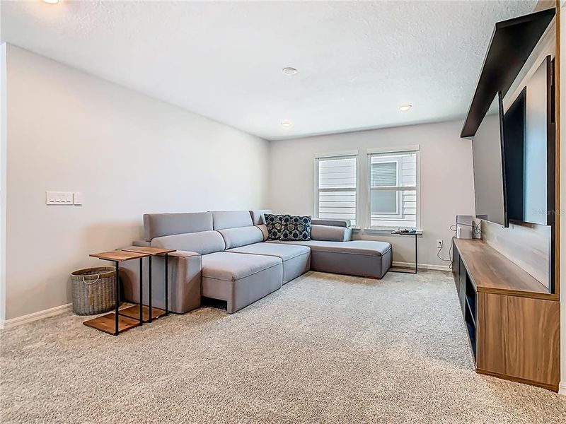 Furnished interior view inside a new home in , Orlando (Image 52).
