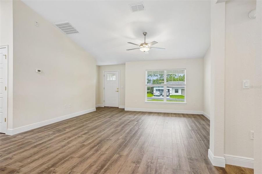 Spacious, unfurnished interior of a new home in , Ocala (Image 18).