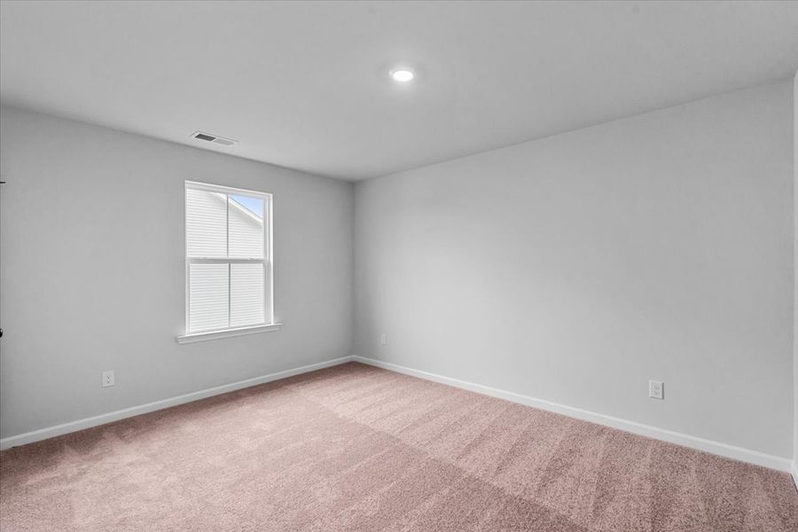 Spacious, unfurnished interior of a new home in Fieldstone, Lexington (Image 35).