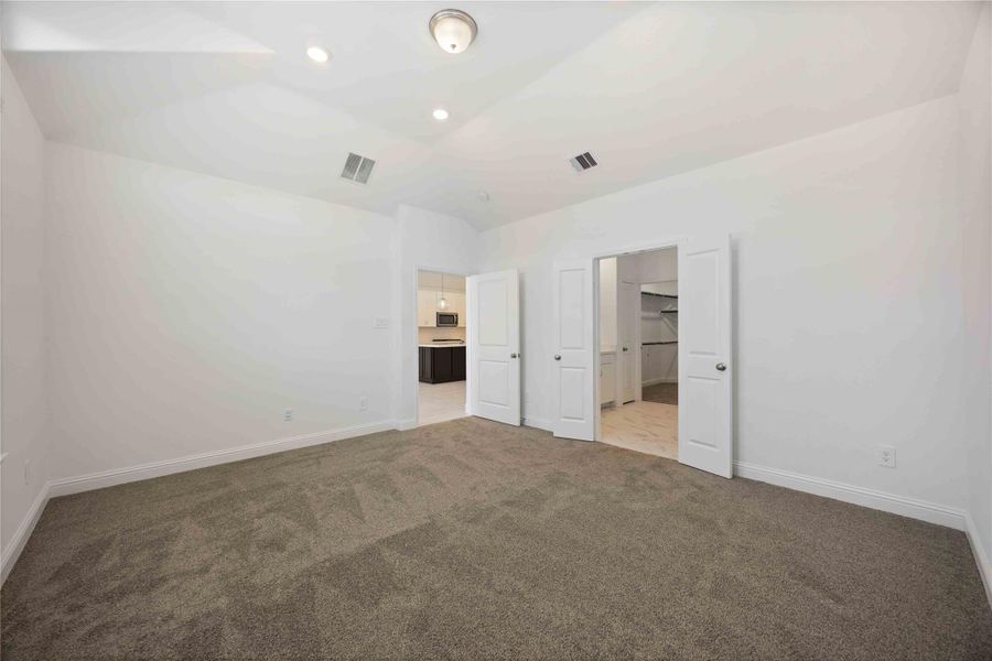 Spacious, unfurnished interior of a new home in Sienna, Missouri City (Image 18). Spacious, unfurnished interior of a new home in Sienna, Missouri City (Image 18).