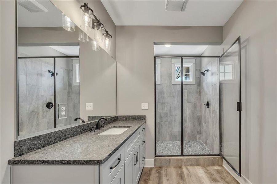 Furnished interior view inside a new home in , Jasper (Image 31).