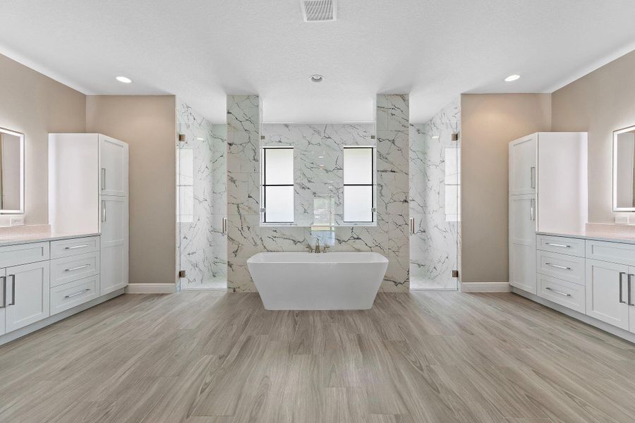 Luxe spa-bath with tons of space!