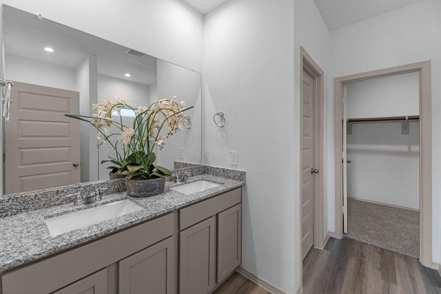 Furnished interior view inside a new home in Springwood, Beaumont (Image 10).