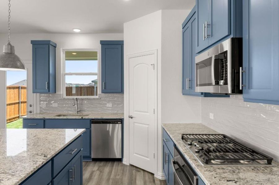 18. 1405 Grove Pond - Kitchen (3) 18. 1405 Grove Pond - Kitchen (3)