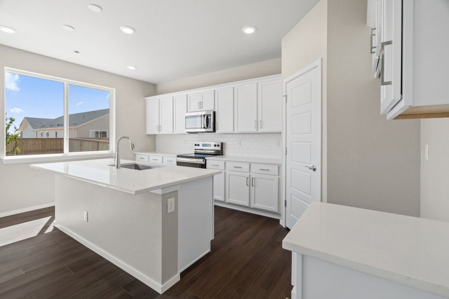 Furnished interior view inside a new home in Wolf Creek Run West, Strasburg (Image 7).