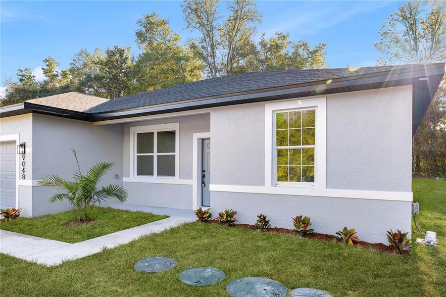 Exterior details and patio area of a home in , Dunnellon (Image 3). Exterior details and patio area of a home in , Dunnellon (Image 3).