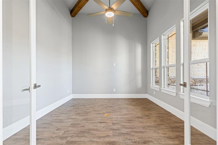 Spacious, unfurnished interior of a new home in , Weatherford (Image 23).