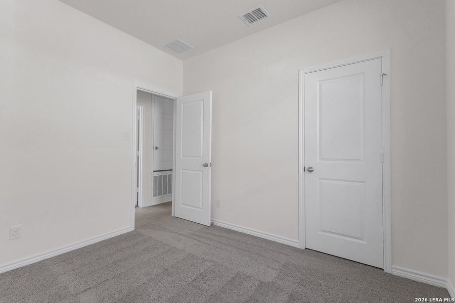 Spacious, unfurnished interior of a new home in The Granary - Heritage Collection, San Antonio (Image 9).
