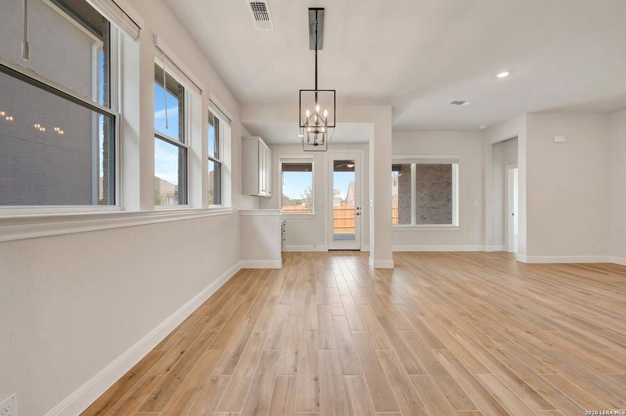 Spacious, unfurnished interior of a new home in Davis Ranch 50', San Antonio (Image 27).