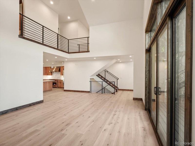 Spacious, unfurnished interior of a new home in , Breckenridge (Image 18).