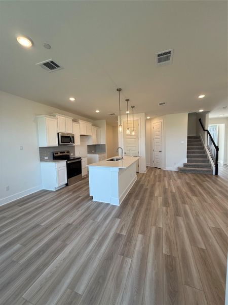 Image 16 of a home in Avery Centre.