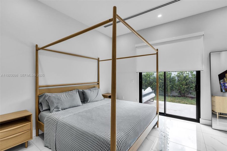 Furnished interior view inside a new home in , Hialeah (Image 27).