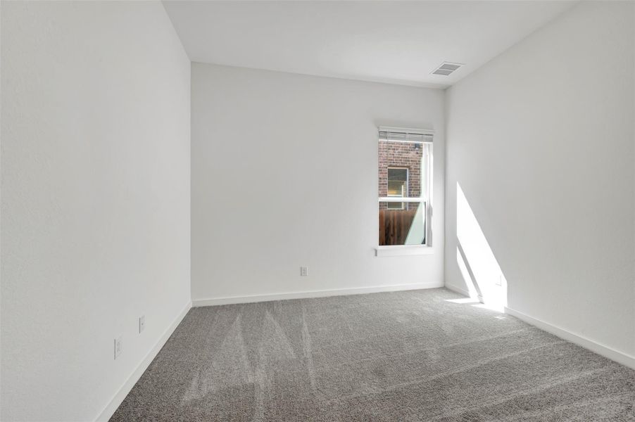 Spacious, unfurnished interior of a new home in Heritage, Dripping Springs (Image 17).