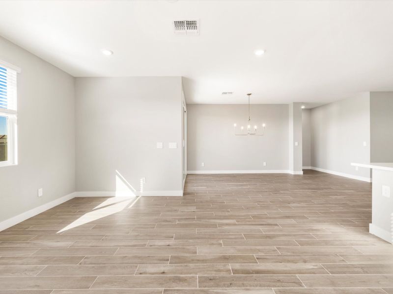 Spacious, unfurnished interior of a new home in Abel Ranch Reserve Series, Goodyear (Image 11).