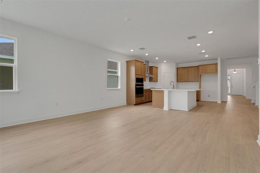 Spacious, unfurnished interior of a new home in Crossroads at Kelly Park, Apopka (Image 33). Spacious, unfurnished interior of a new home in Crossroads at Kelly Park, Apopka (Image 33).