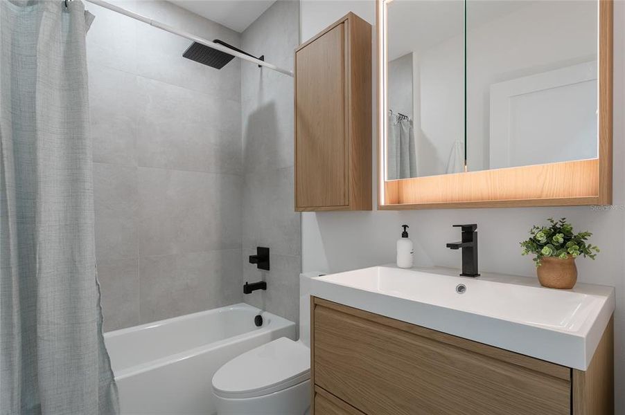 Furnished interior view inside a new home in , St. Petersburg (Image 15).