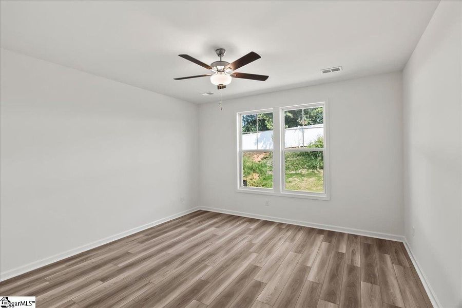 Spacious, unfurnished interior of a new home in Halton Oaks, Spartanburg (Image 18). Spacious, unfurnished interior of a new home in Halton Oaks, Spartanburg (Image 18).