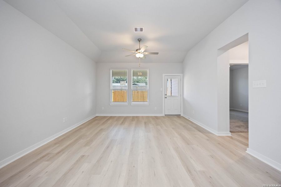Spacious, unfurnished interior of a new home in Red Hawk Landing, San Antonio (Image 22).