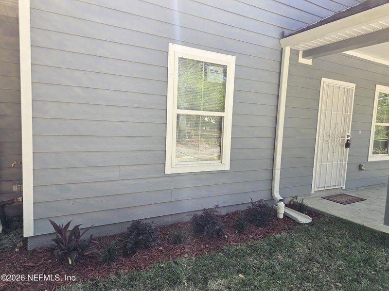 Exterior details and patio area of a home in , Jacksonville (Image 14).
