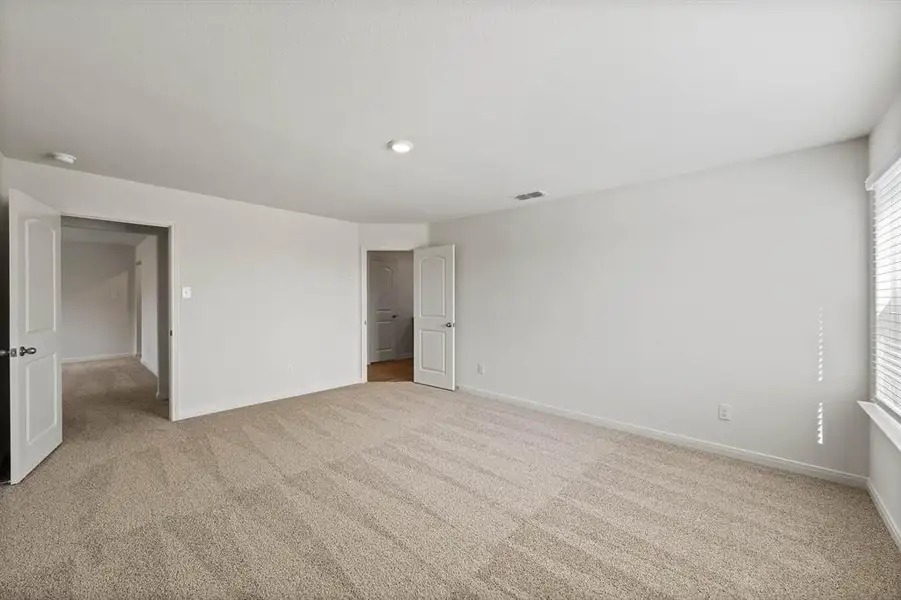 Spacious, unfurnished interior of a new home in Big Sky Estates, Ponder (Image 8).
