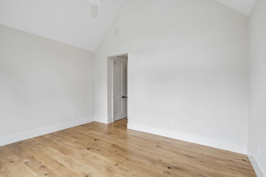 Spacious, unfurnished interior of a new home in , Johns Island (Image 106).