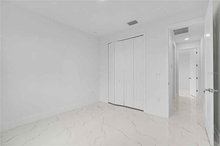 Spacious, unfurnished interior of a new home in , Rotonda West (Image 27).