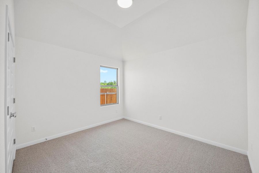 Spacious, unfurnished interior of a new home in Trinity Ranch, Elgin (Image 27).