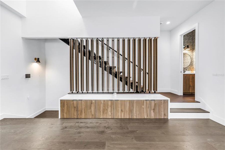 Image 60 of a home in East Oak Townhomes.