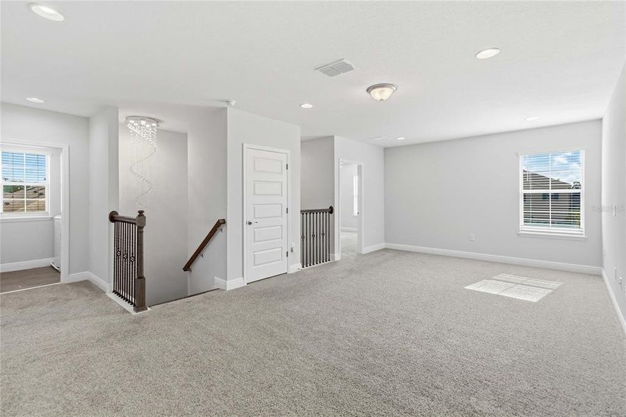 Spacious, unfurnished interior of a new home in , Winter Garden (Image 25).