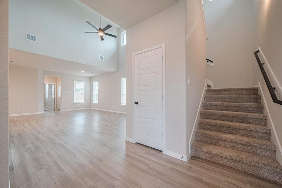 Spacious, unfurnished interior of a new home in La Segarra, Brookshire (Image 24).