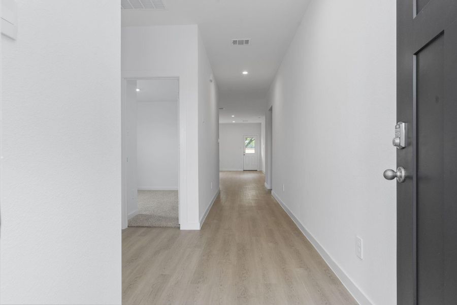 Spacious, unfurnished interior of a new home in Riverwood Ranch, Angleton (Image 11). Spacious, unfurnished interior of a new home in Riverwood Ranch, Angleton (Image 11).