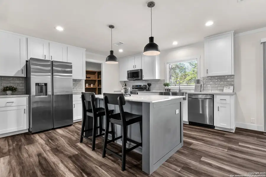 Furnished interior view inside a new home in , La Vernia (Image 5). Furnished interior view inside a new home in , La Vernia (Image 5).