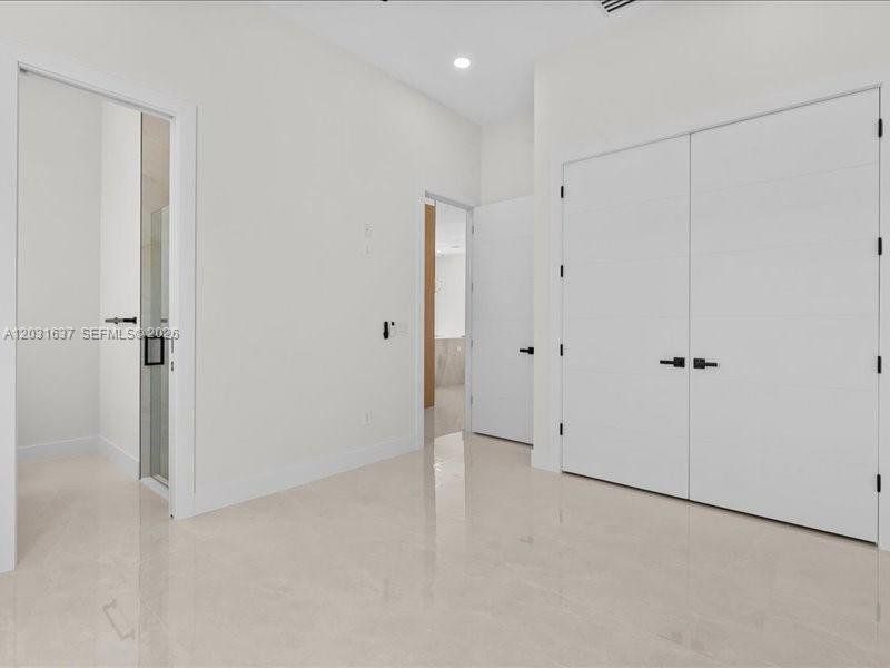 Spacious, unfurnished interior of a new home in , Port St. Lucie (Image 49).