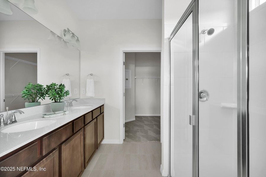 Furnished interior view inside a new home in Del Webb Wildlight, Yulee (Image 18).