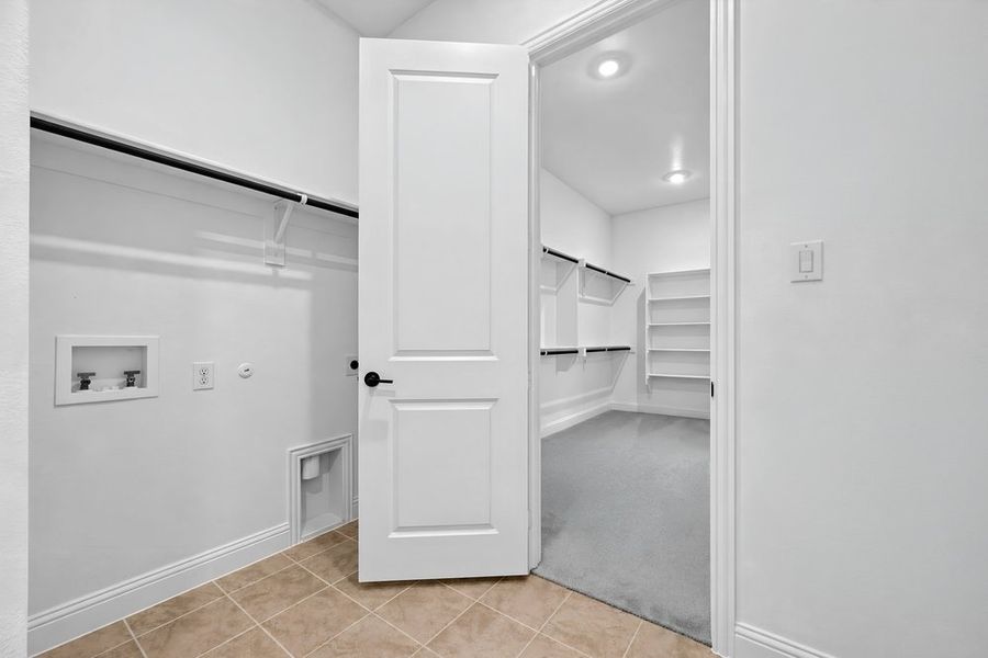 Spacious, unfurnished interior of a new home in South Oak, Lakewood Village (Image 28). Spacious, unfurnished interior of a new home in South Oak, Lakewood Village (Image 28).