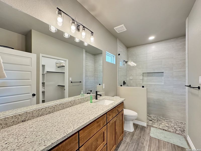 Furnished interior view inside a new home in , Canyon Lake (Image 12).