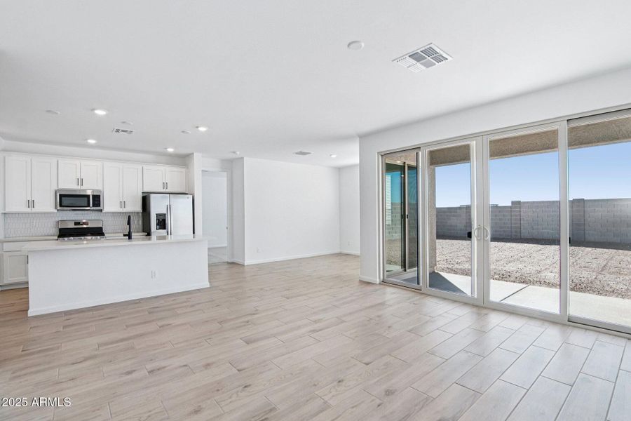 6-web-or-mls-W Bajada Rd-S1810-006