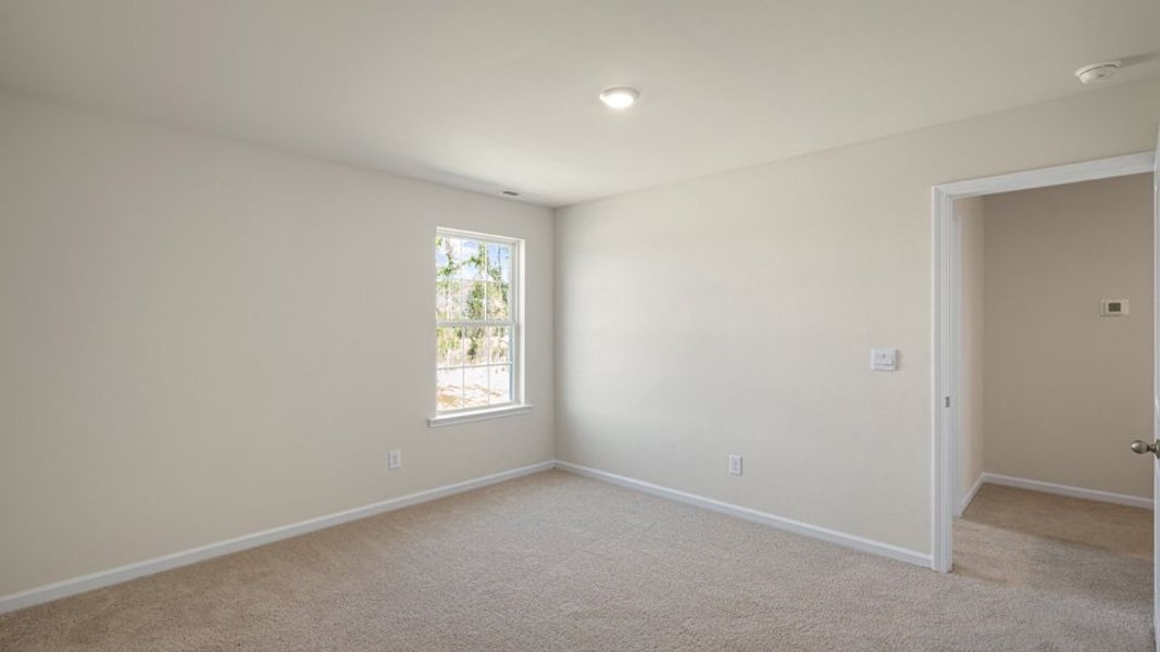 Spacious, unfurnished interior of a new home in Madeline Farm, New Bern (Image 29).