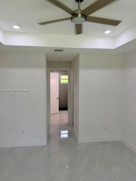 Spacious, unfurnished interior of a new home in , Lehigh Acres (Image 18).