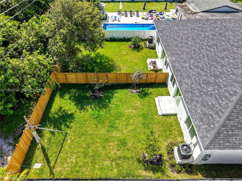 Exterior details and patio area of a home in , Fort Lauderdale (Image 27).