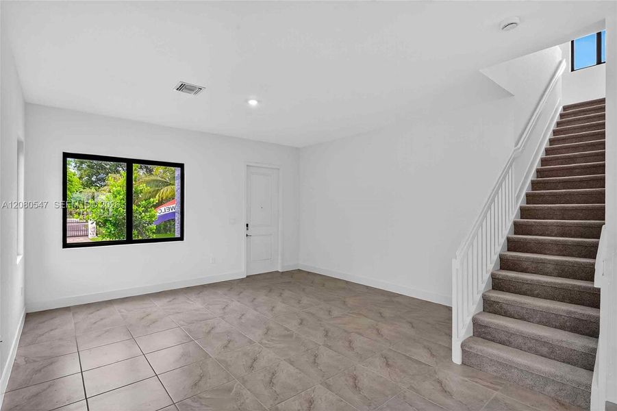 Spacious, unfurnished interior of a new home in , Homestead (Image 38).