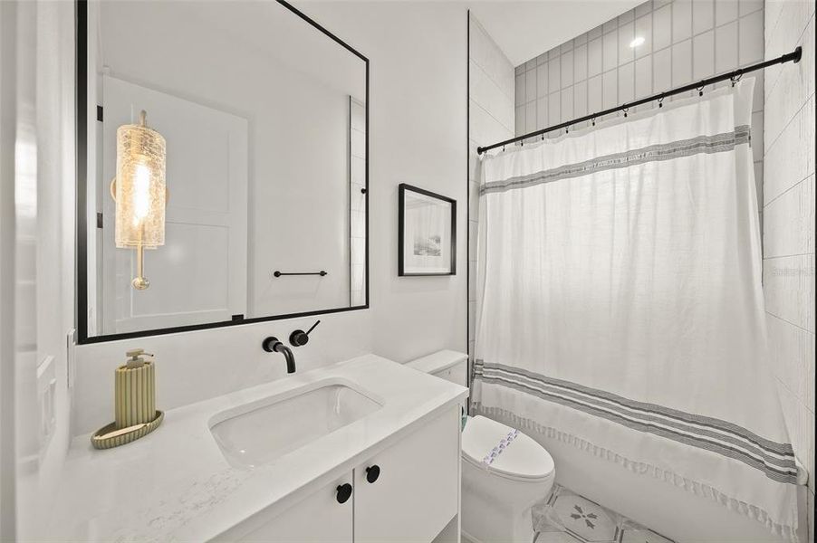 Furnished interior view inside a new home in , Sarasota (Image 49).