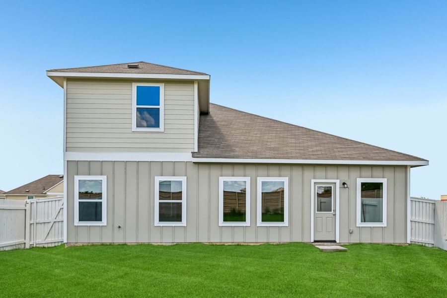 Exterior details and patio area of a home in Casetta Ranch, Kyle (Image 3).