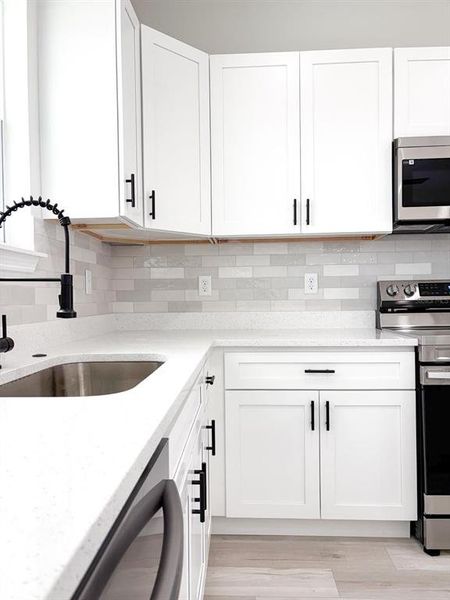 Furnished interior view inside a new home in , Ocklawaha (Image 7).