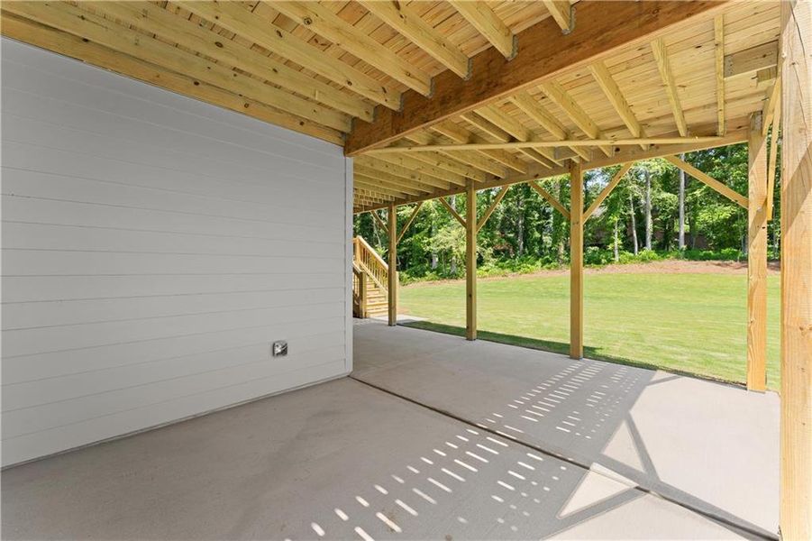 Exterior details and patio area of a home in Woodford, Acworth (Image 3).