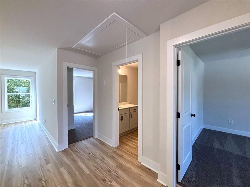 Spacious, unfurnished interior of a new home in , Gainesville (Image 25).