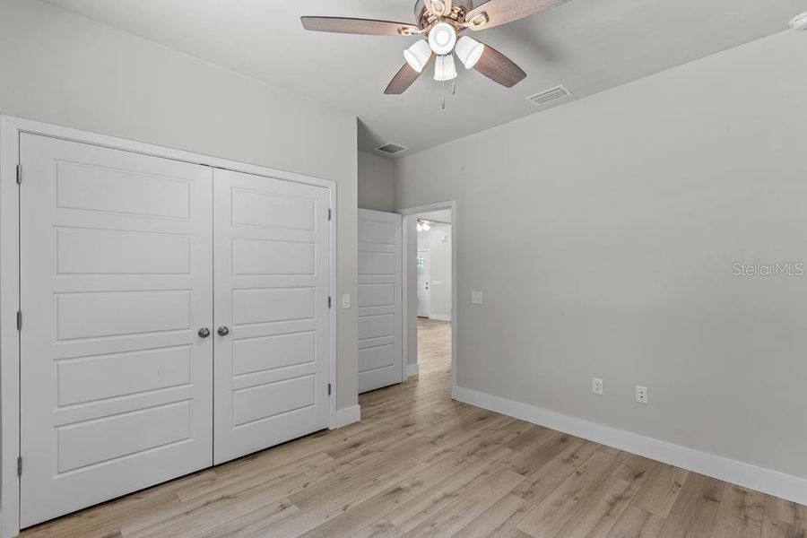 Spacious, unfurnished interior of a new home in , Bell (Image 14).