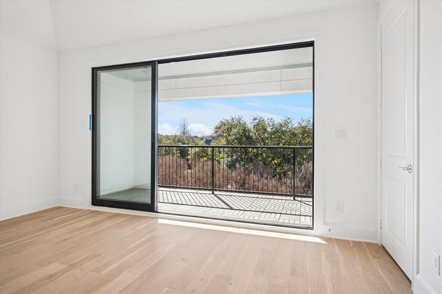Spacious, unfurnished interior of a new home in Addison Grove, Addison (Image 13).