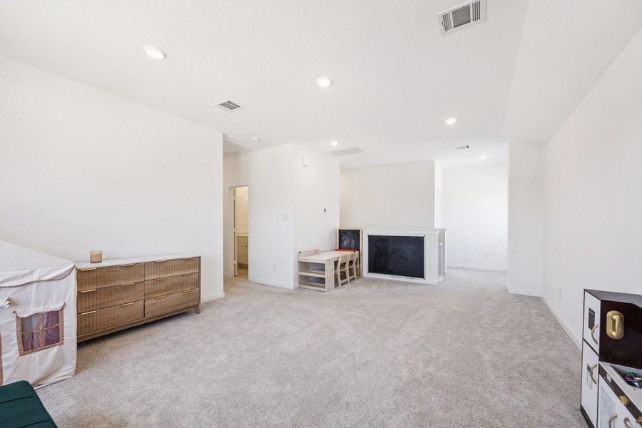 Massive game room located on the 2nd floor right of the stairway. Plenty of space to enjoy family game night. Massive game room located on the 2nd floor right of the stairway. Plenty of space to enjoy family game night.