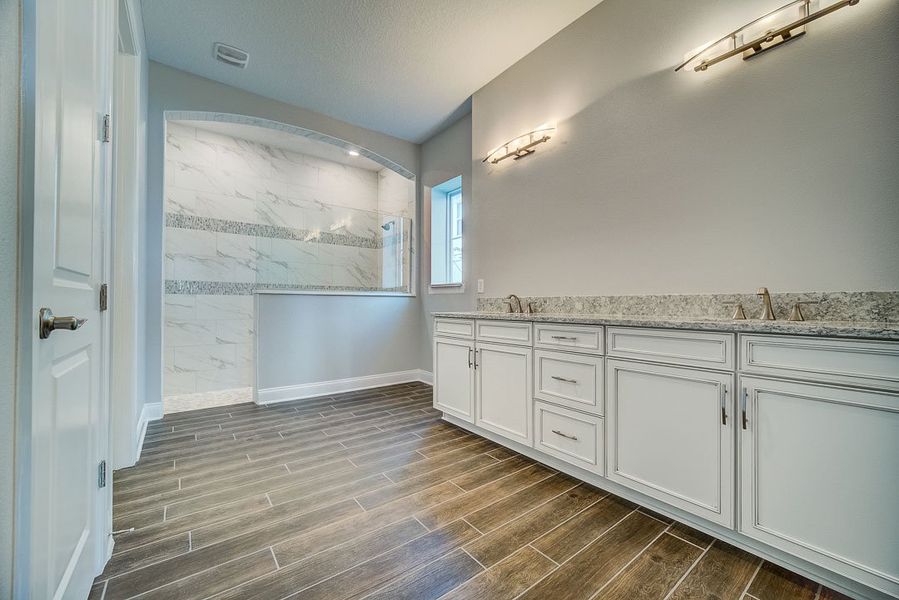 The Shalimar - Owners Bath The Shalimar - Owners Bath